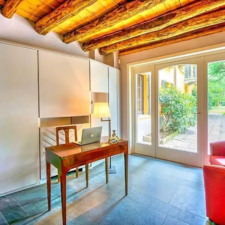 Sleeps 21 With Pool And Air Con Annone di Brianza