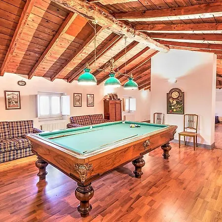 Sleeps 21 With Pool And Air Con Villa *