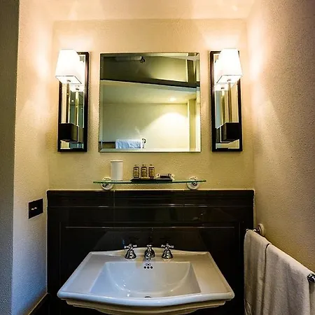Sleeps 21 With Pool And Air Con Annone di Brianza
