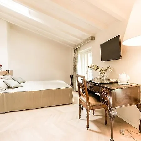 Villa Sleeps 21 With Pool And Air Con *