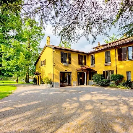 Sleeps 21 With Pool And Air Con * Annone di Brianza