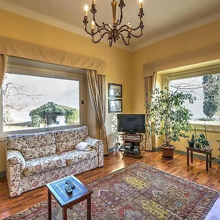 Sleeps 21 With Pool And Air Con Villa Annone di Brianza