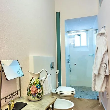 Sleeps 21 With Pool And Air Con Annone di Brianza