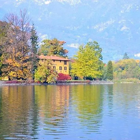 Sleeps 21 With Pool And Air Con *