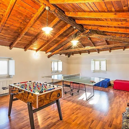 Villa Sleeps 21 With Pool And Air Con