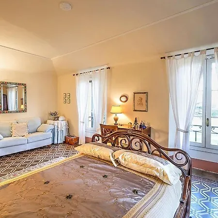 Sleeps 21 With Pool And Air Con * Annone di Brianza
